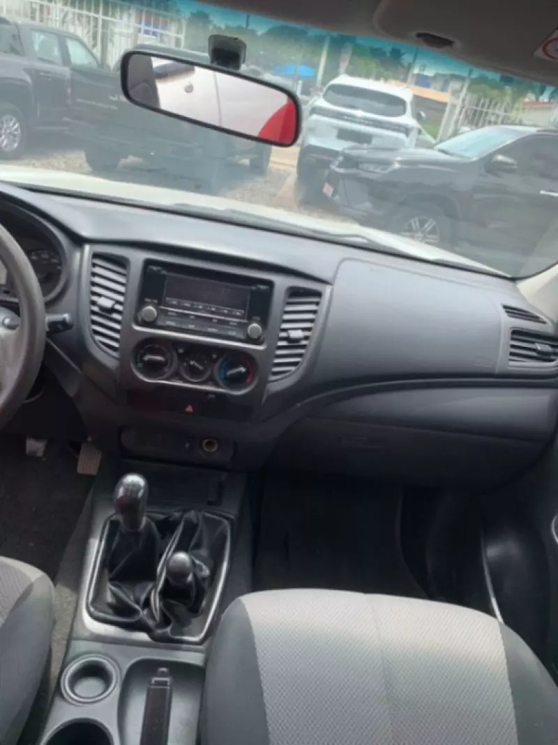 Mitsubishi L200   - 2023