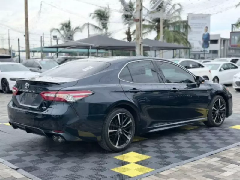 Toyota Camry   - 2018