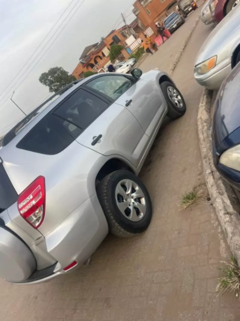 Toyota RAV4   - 2012