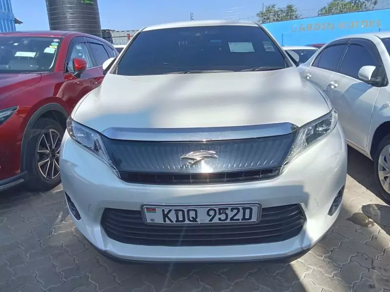 Toyota Harrier   - 2017