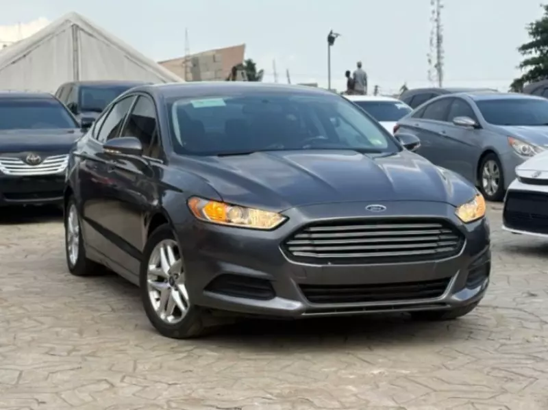 Ford Fusion   - 2013