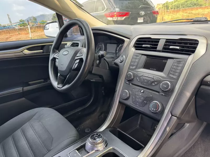 Ford Fusion   - 2017