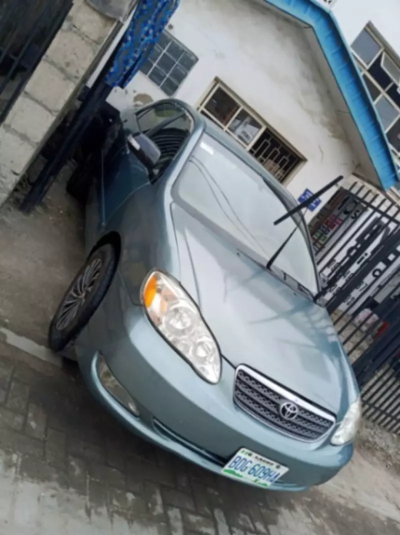 Toyota Corolla - 2005
