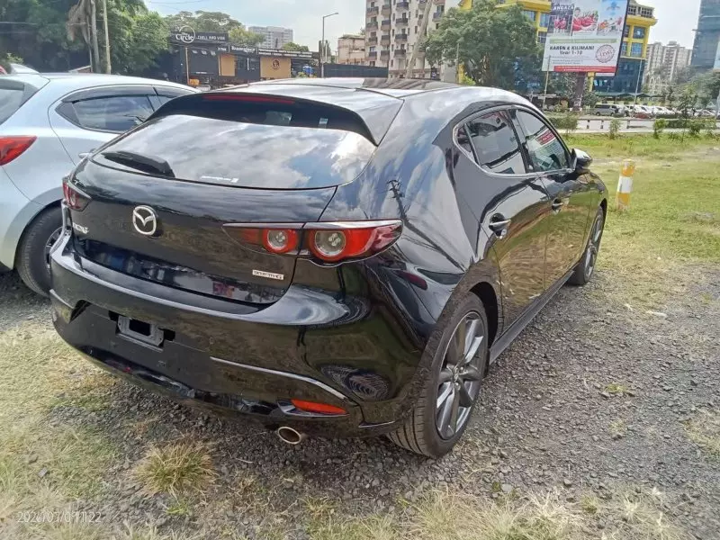 Mazda 3   - 2019