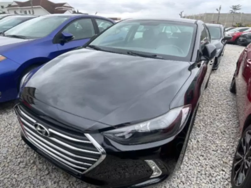 Hyundai Elantra   - 2018