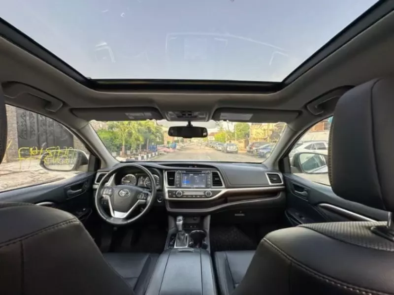 Toyota Highlander   - 2015
