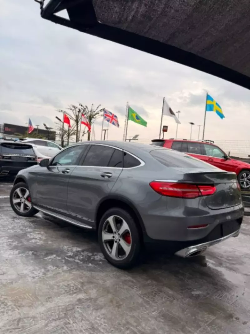 Mercedes-Benz GLC 300   - 2016