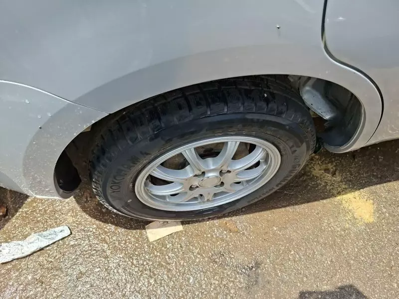 Toyota Sienta   - 2012