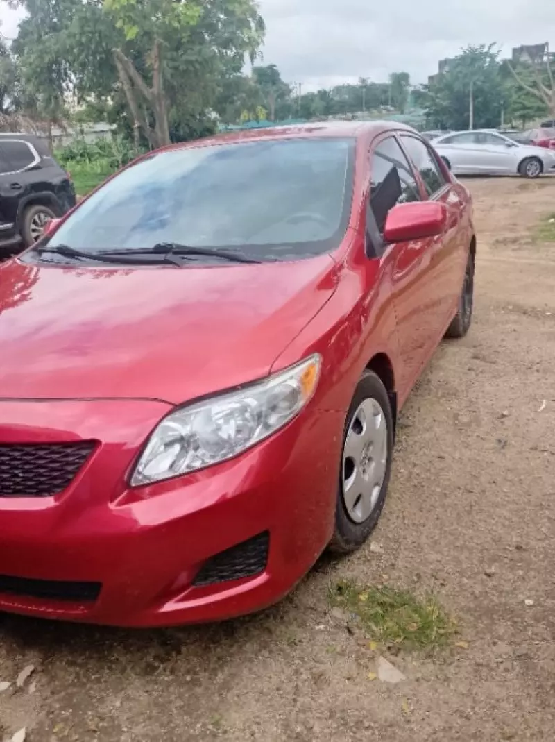 TOYOTA Corolla - 2010