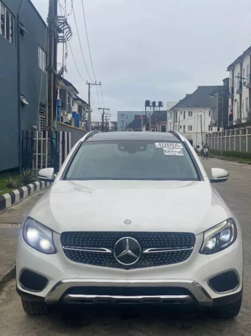 Mercedes-Benz GLC 300   - 2017