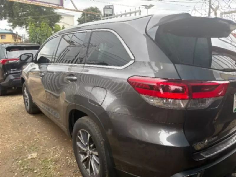 TOYOTA Highlander - 2017
