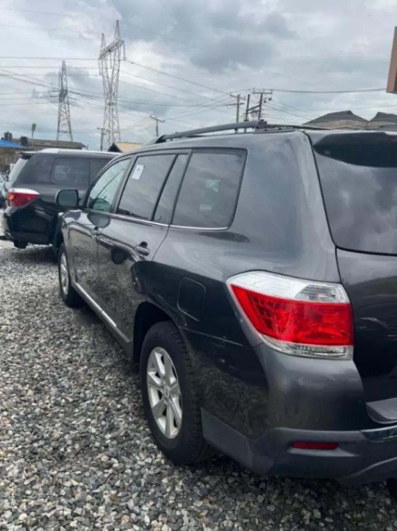 Toyota Highlander - 2011