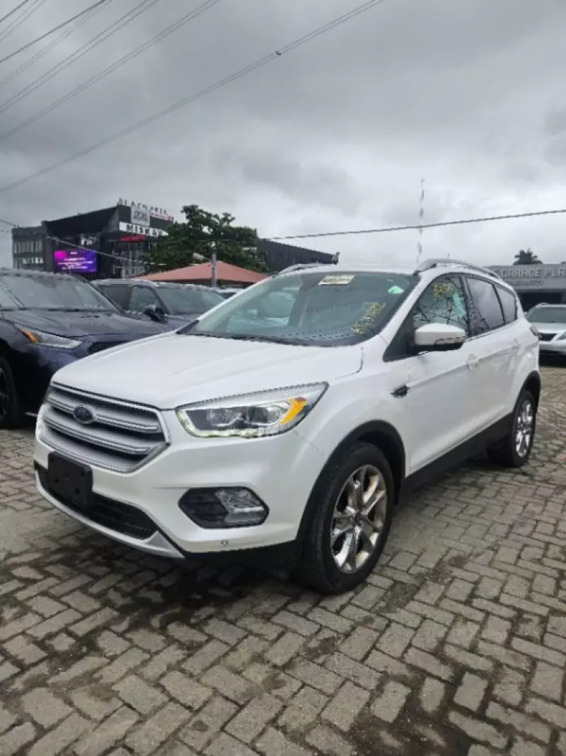 Ford Escape   - 2019