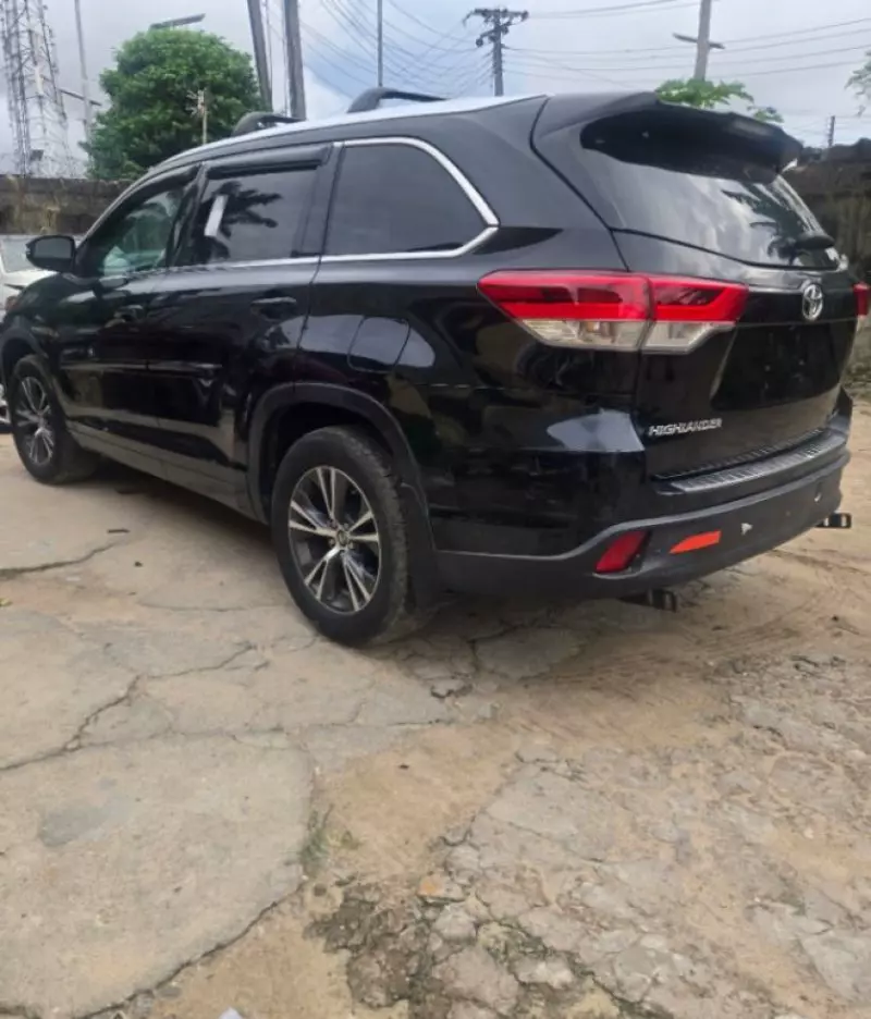 TOYOTA Highlander   - 2016