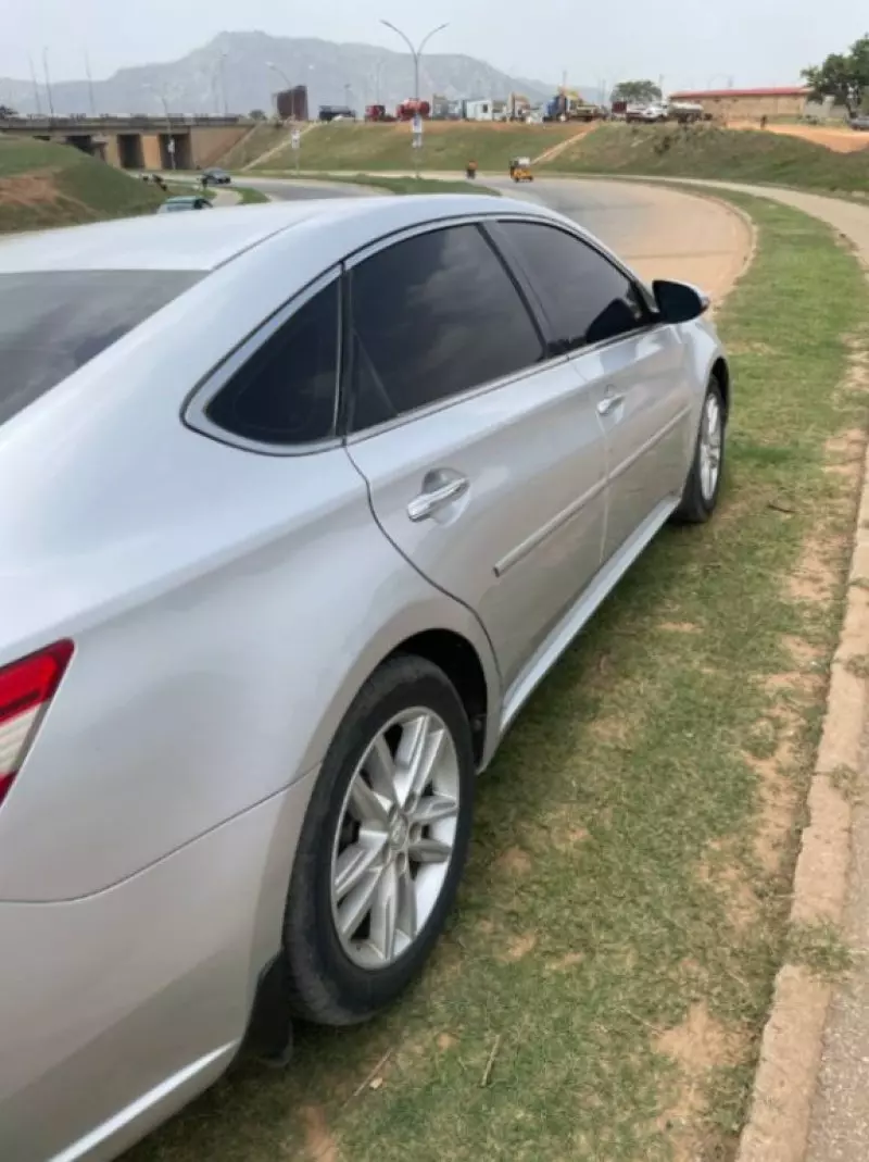 Toyota Avalon   - 2014