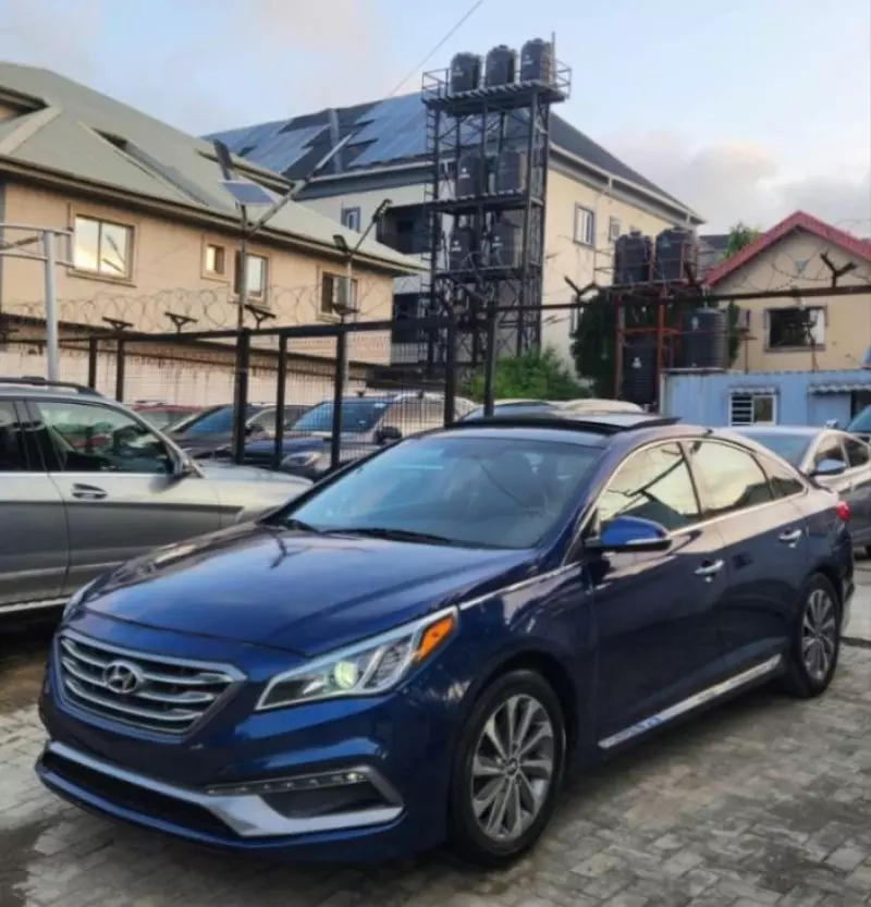 Hyundai Sonata   - 2015