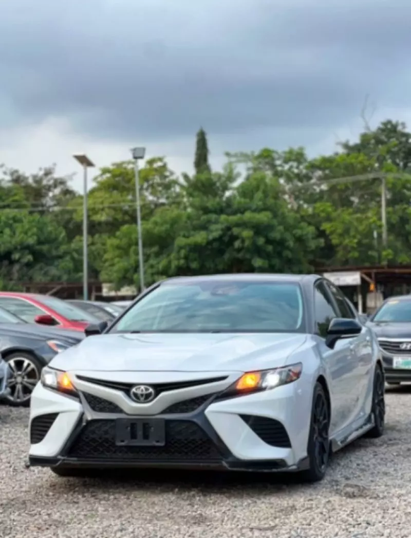 TOYOTA Camry   - 2021
