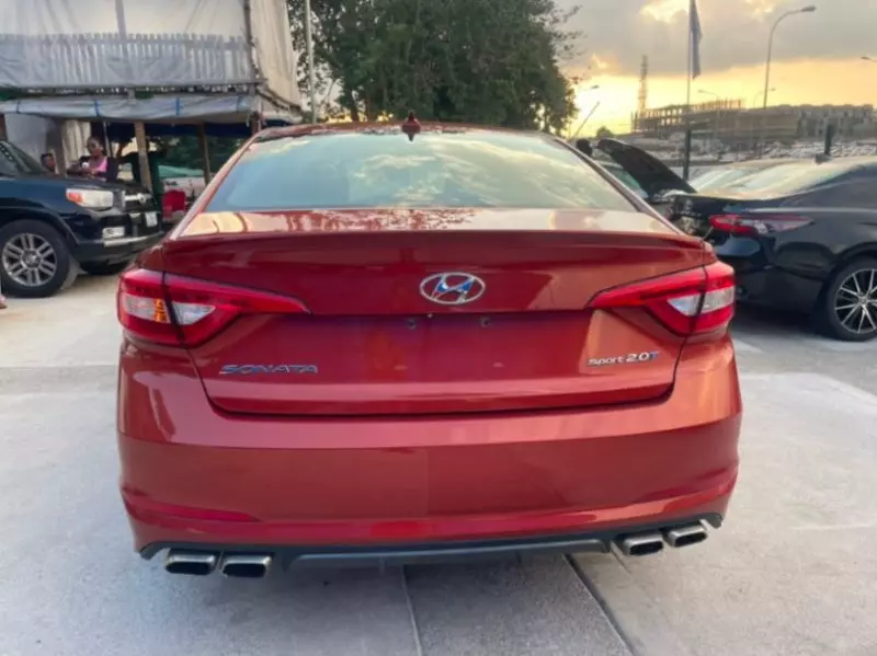 Hyundai Sonata   - 2015