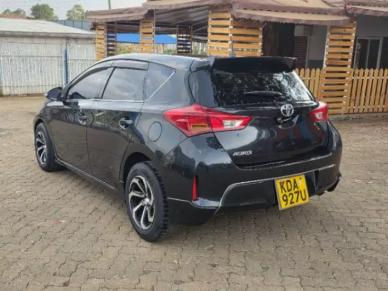 Toyota Auris   - 2013