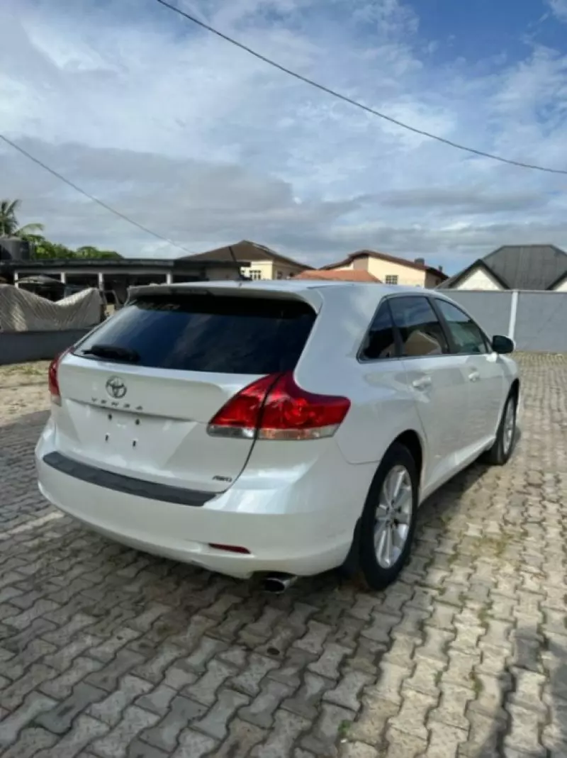 Toyota Venza   - 2010