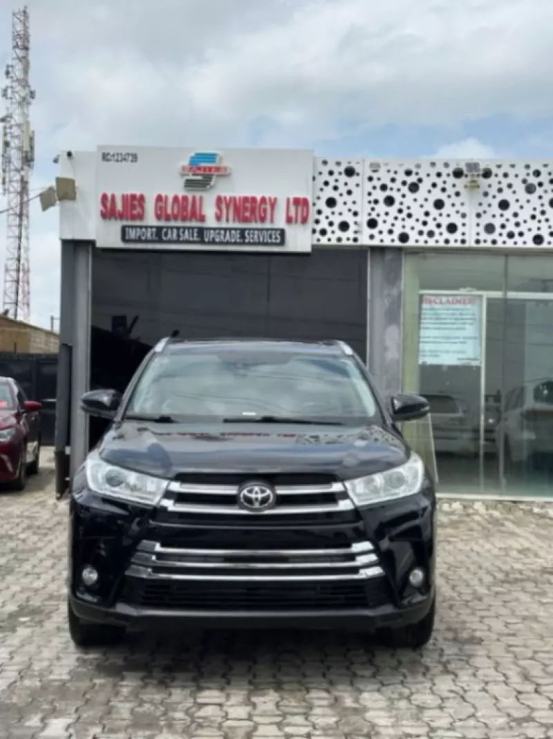 Toyota Highlander   - 2015