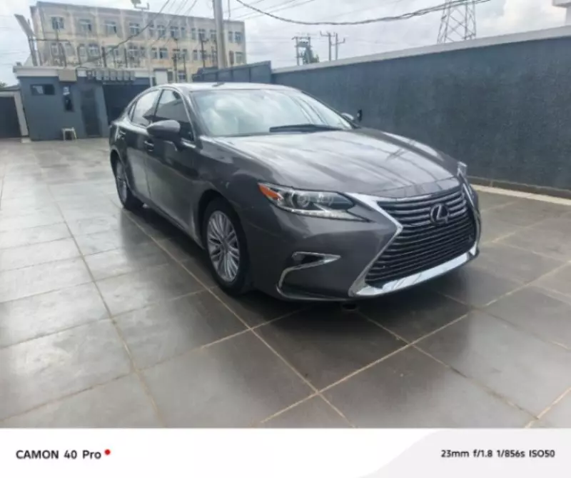 Lexus ES   - 2013