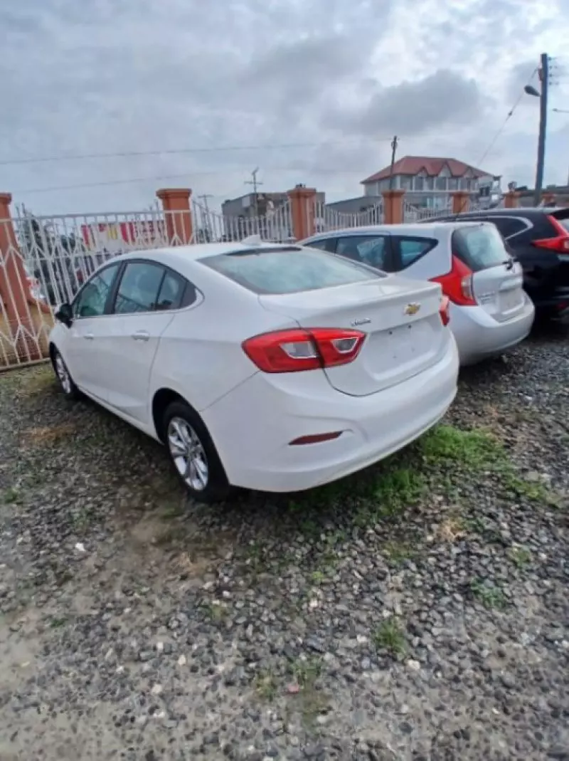 Chevrolet Cruze   - 2019