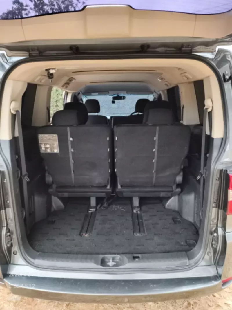 Mitsubishi Delica    - 2015