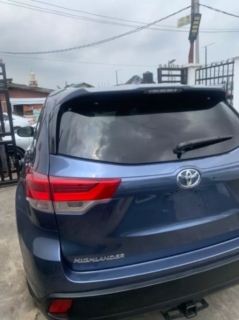 TOYOTA Highlander   - 2016