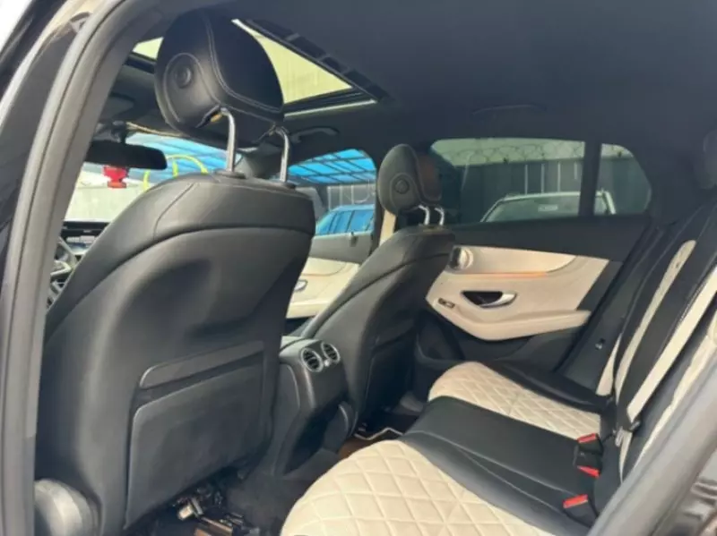 Mercedes-Benz GLC 300   - 2017
