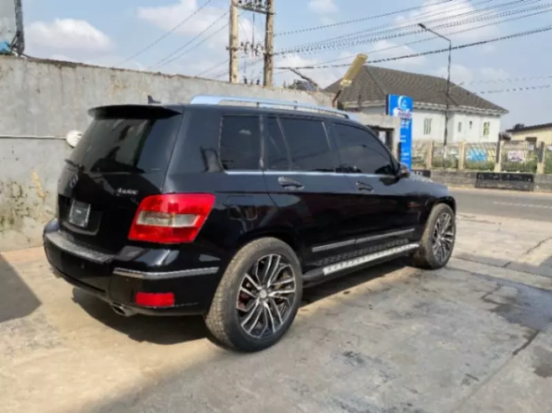 Mercedes-Benz GLK 350   - 2010