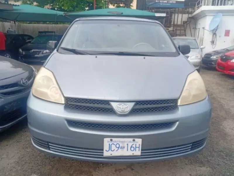 Toyota Sienna   - 2005