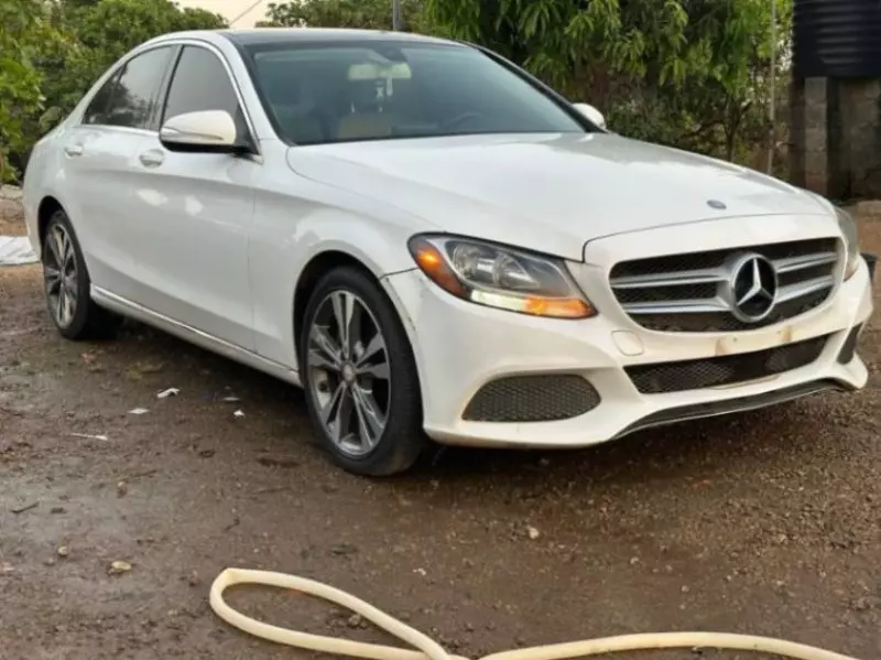 Mercedes-Benz C 300   - 2015