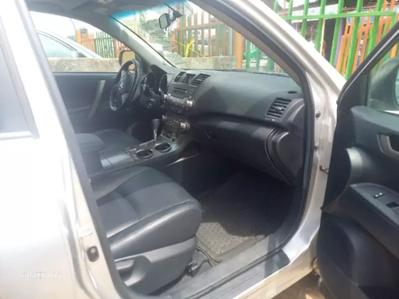 Toyota Highlander   - 2010