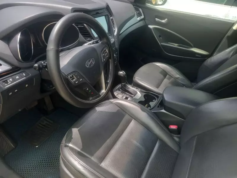 Hyundai Santa Fe   - 2013