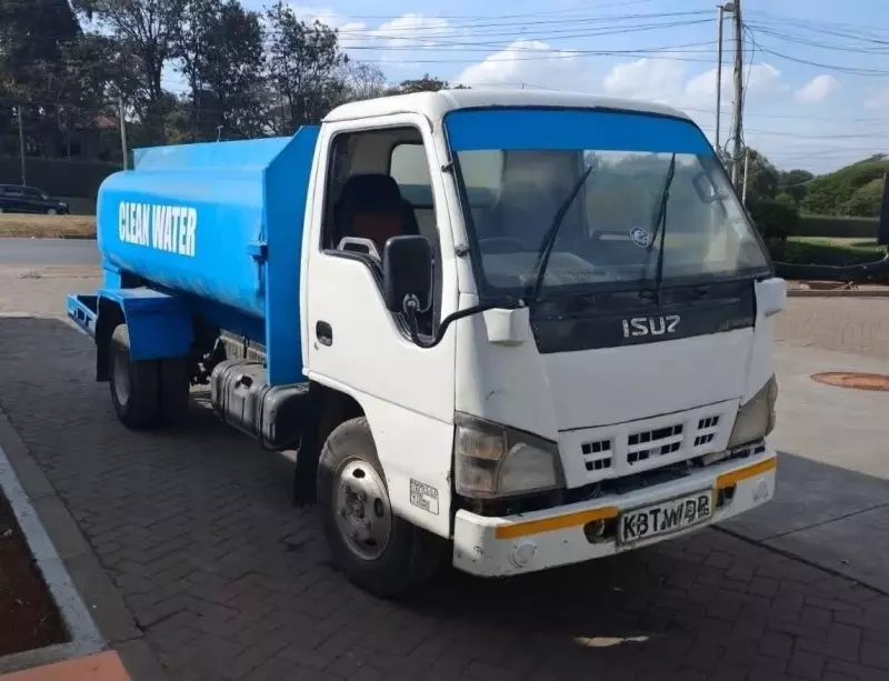 Isuzu NKR   - 2012
