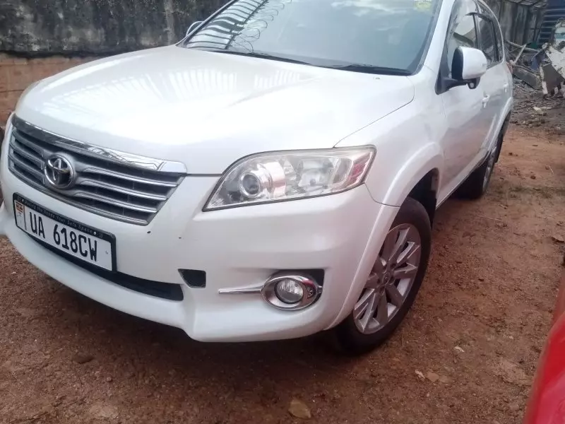 Toyota Vanguard    - 2010