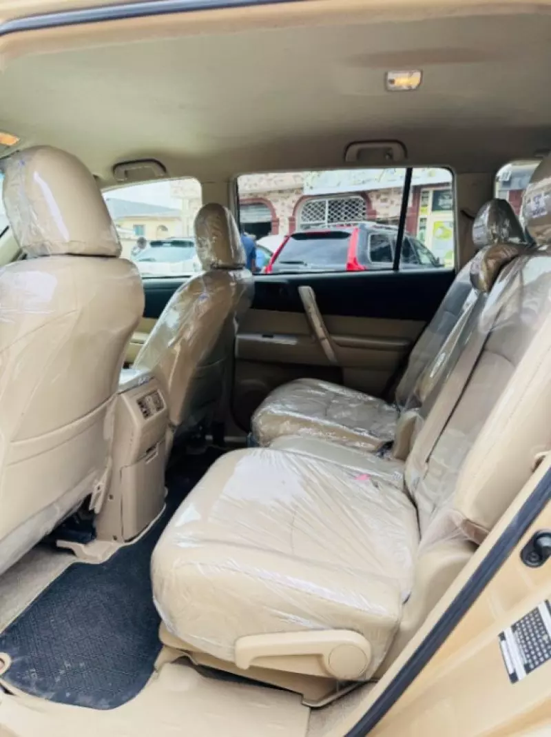 Toyota Grand Highlander   - 2008