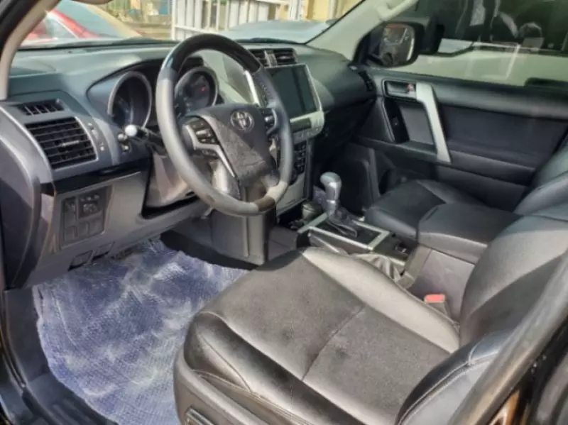 Toyota Landcruiser Prado   - 2017