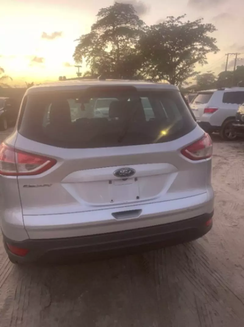 Ford Escape   - 2016