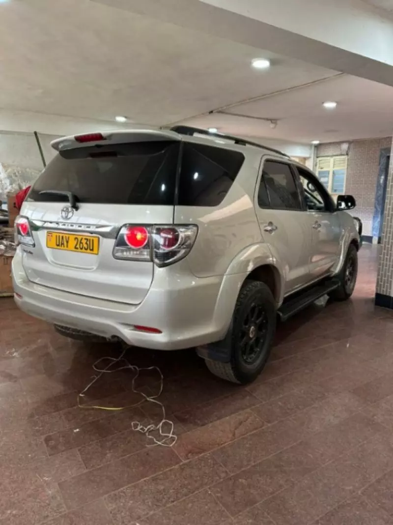Toyota Fortuner   - 2015