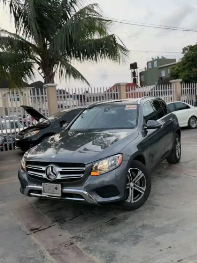 Mercedes-Benz GLC 300   - 2016