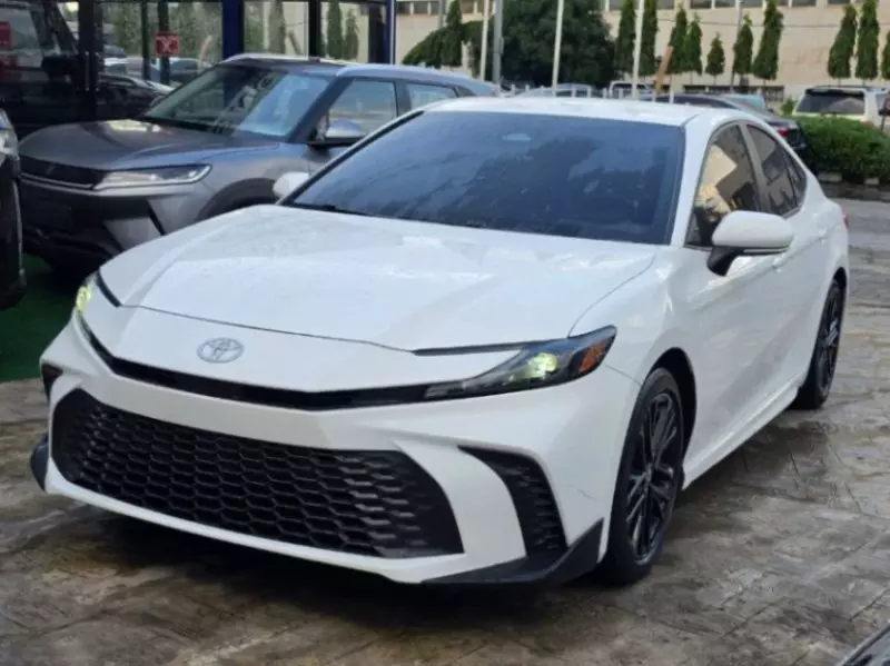 TOYOTA Camry   - 2025