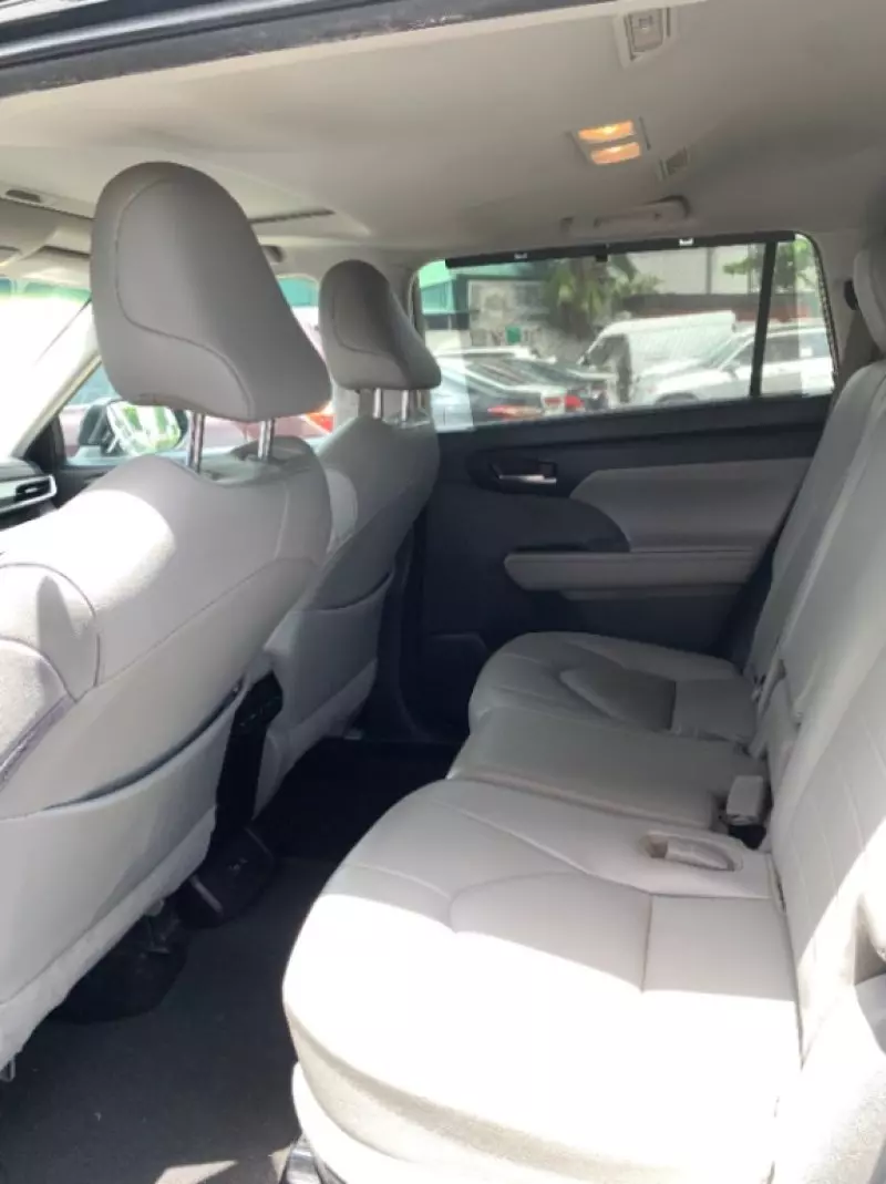 Toyota Highlander   - 2020