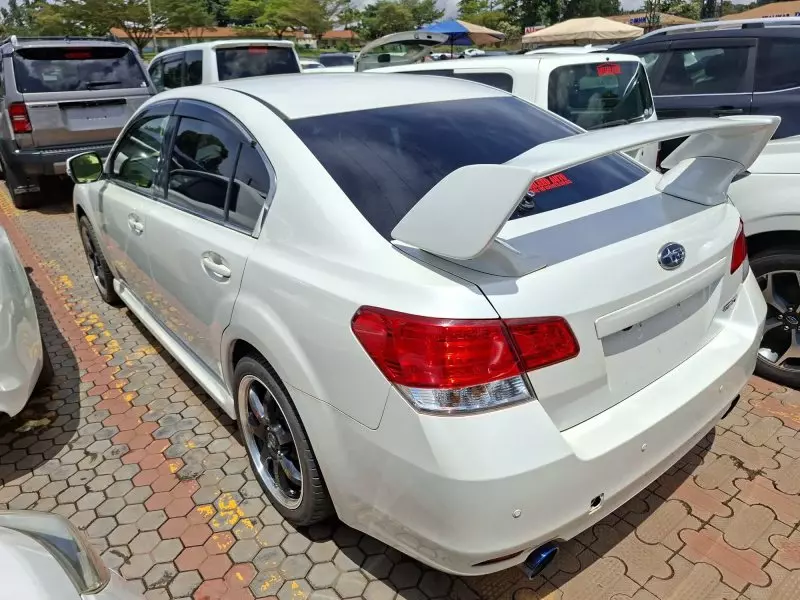 Subaru Legacy   - 2012