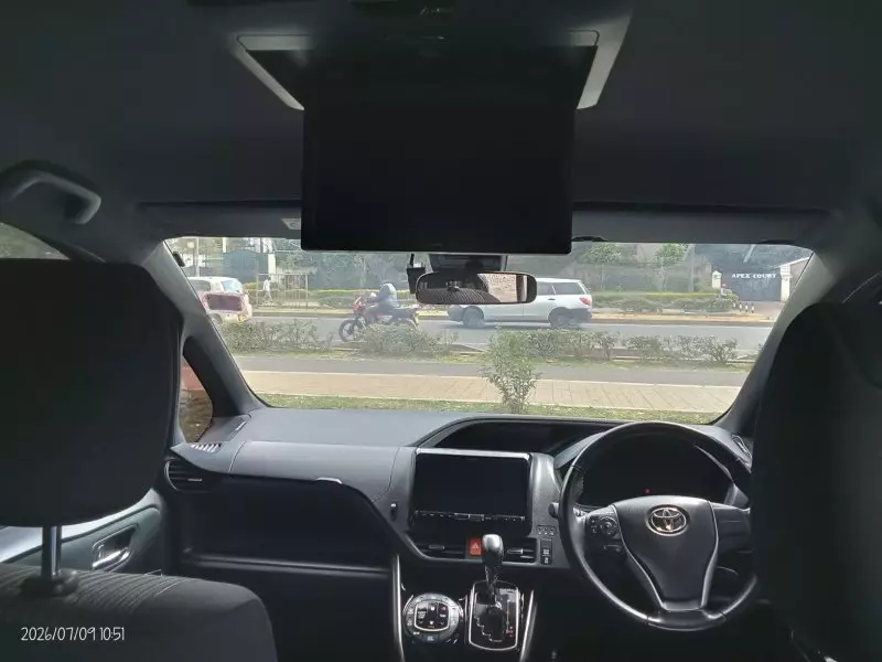 TOYOTA Voxy    - 2018