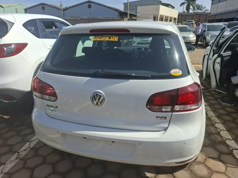 Volkswagen Golf   - 2012