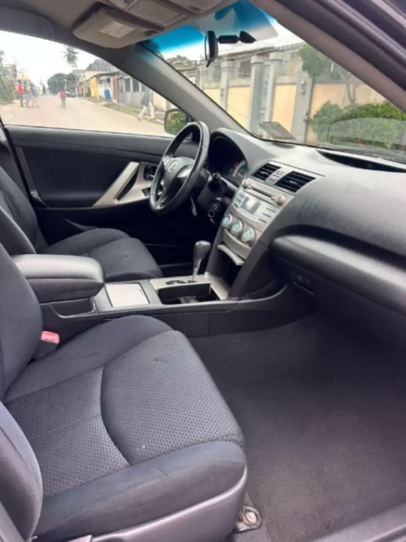 Toyota Camry   - 2009