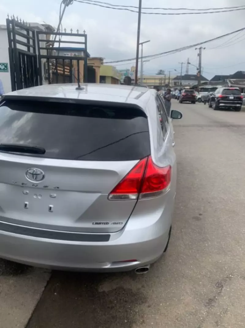 TOYOTA Venza   - 2012