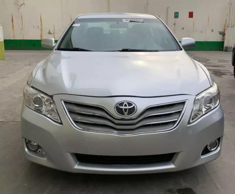 Toyota Camry   - 2011